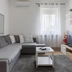 Lisinski Apartment With Private Parking