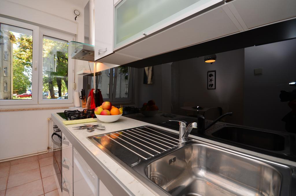 Lisinski Apartment With Private Parking Apartment